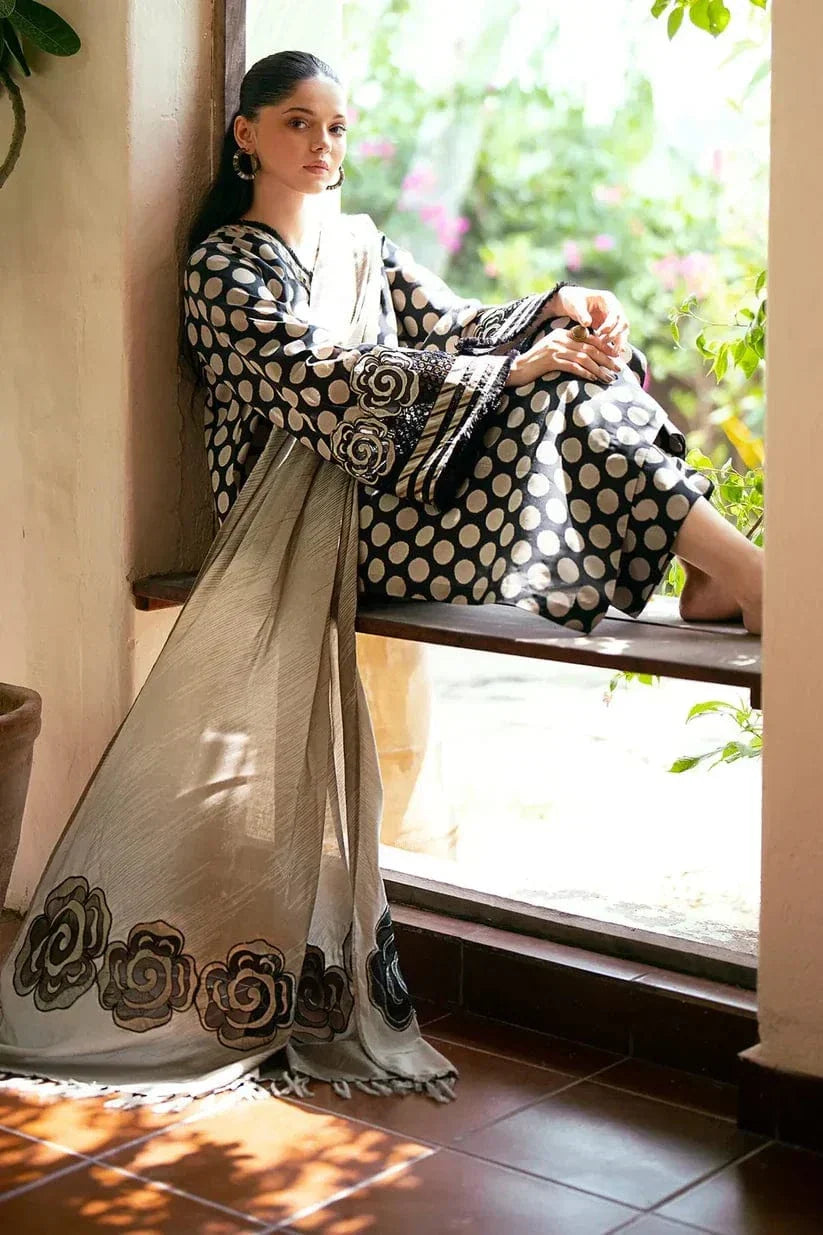 Gulalai's Winter Wear GW-5106