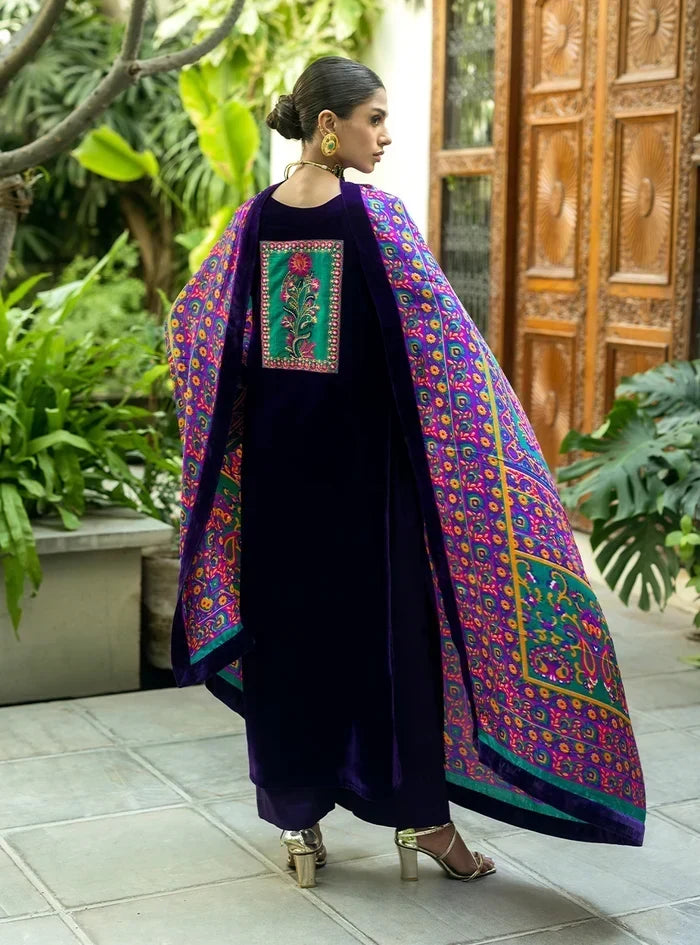 Roshni Velvet 3 Piece D-2005