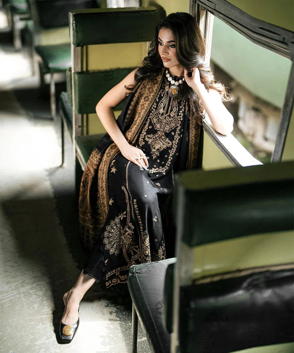 Gulalai's Winter Wear GW-5101