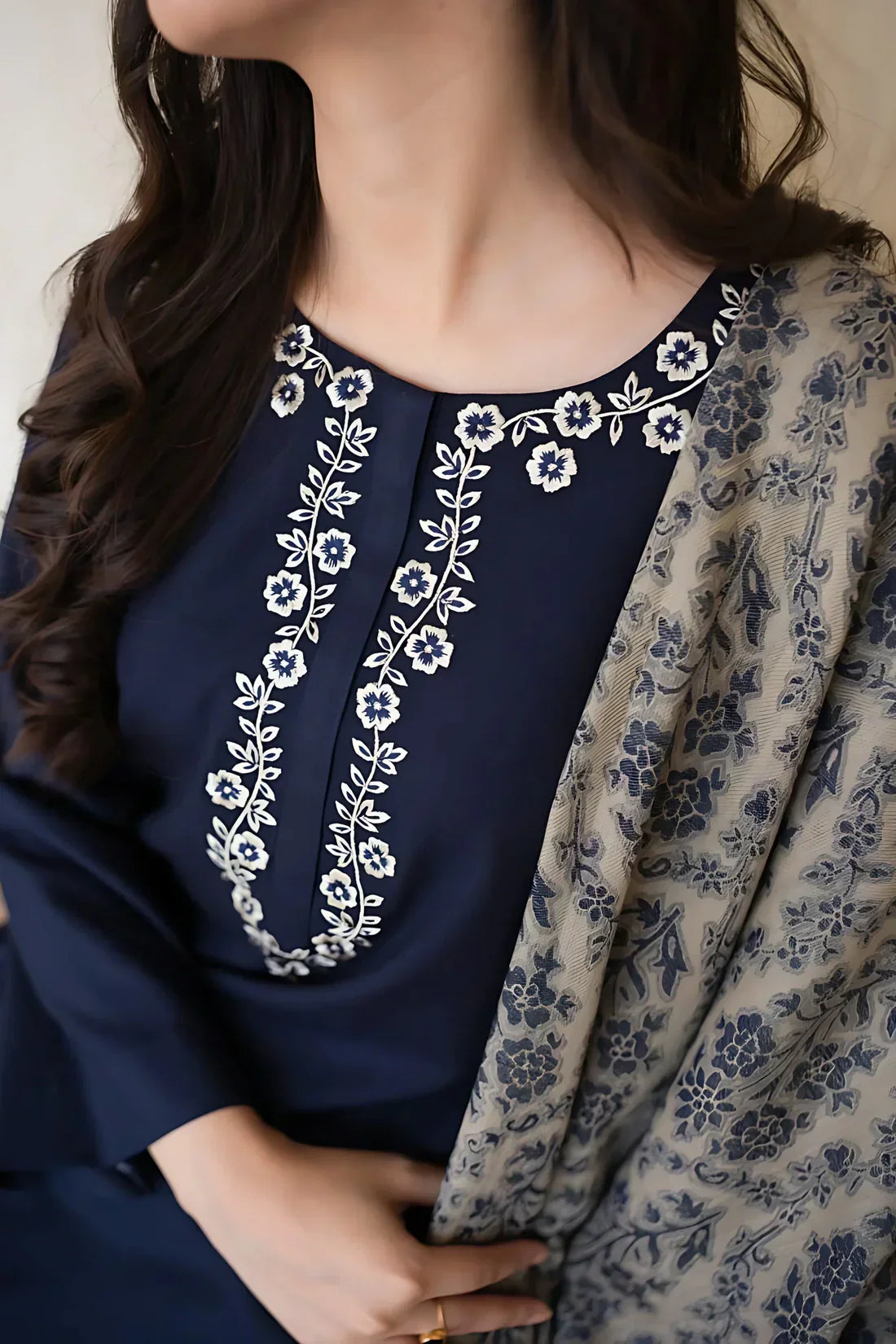 Gulalai's Winter Wear GW-5038