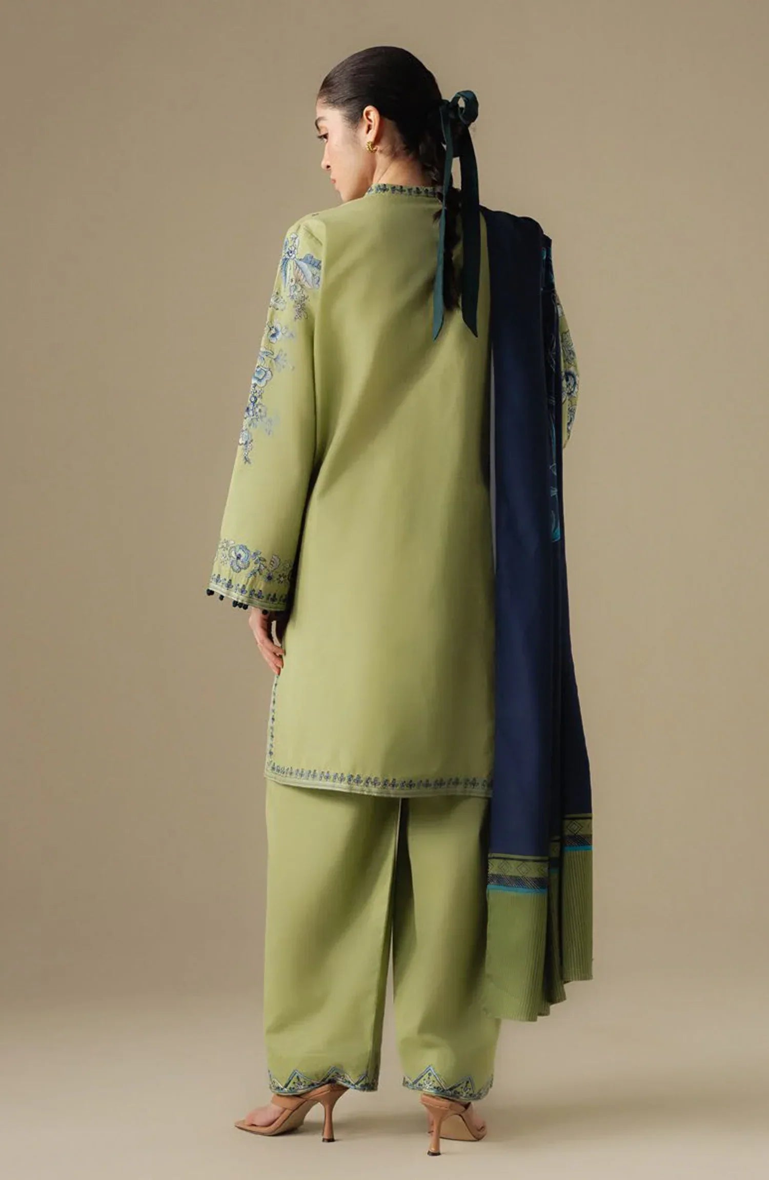 Gulalai's Winter Wear GW-5127