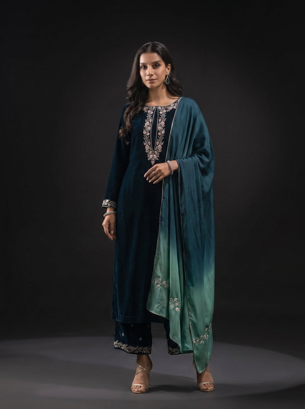 Naghma Velvet 3 Piece D-2002