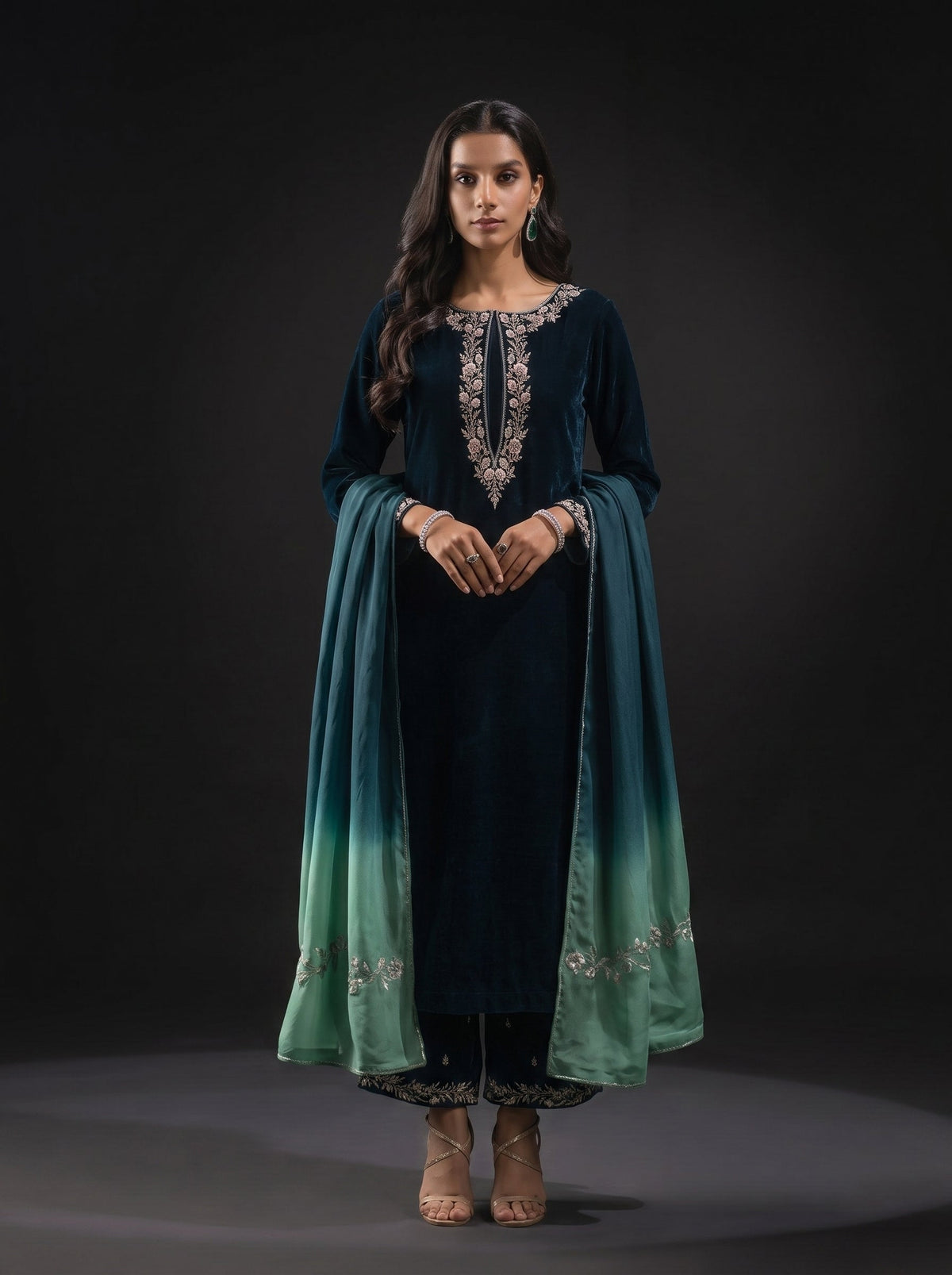 Naghma Velvet 3 Piece D-2002