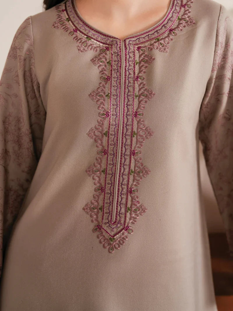 Gulalai's Winter Wear GW-5066