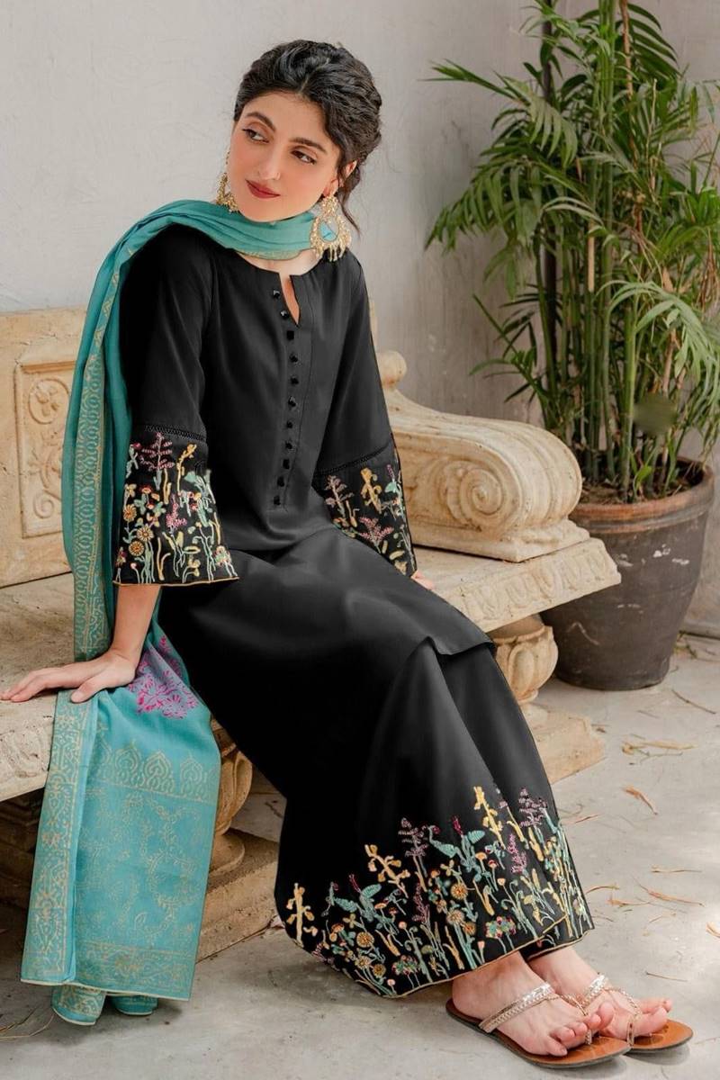 Gulalai's Winter Wear GW-5002