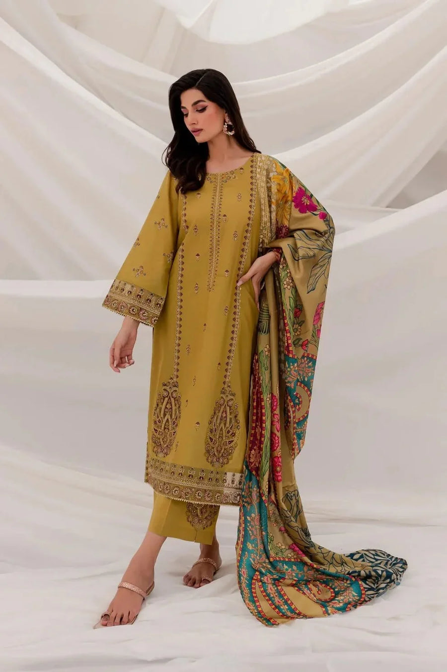 Gulalai's Winter Wear GW-5039